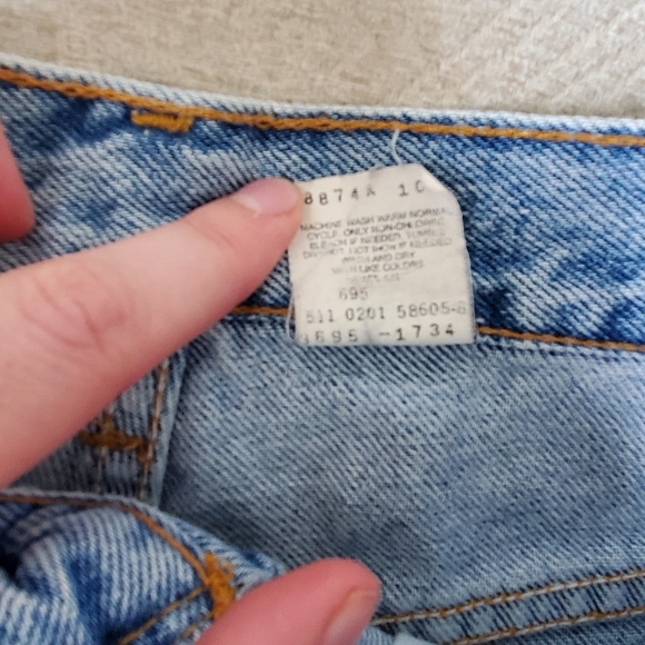 Vintage 550 Levi's high waisted cut off denim short - Picture 5 of 5